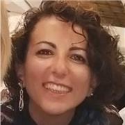 Insegnante privata di compiti scolastici per via telematica